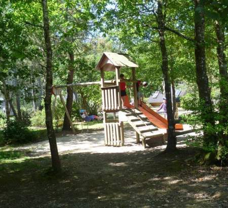 Toboggan et jeux pour vos enfants